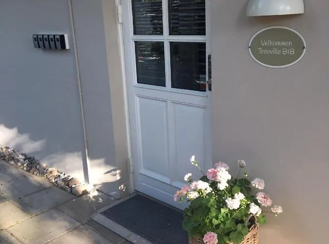 فندق مبيت وإفطار Trouville 4*